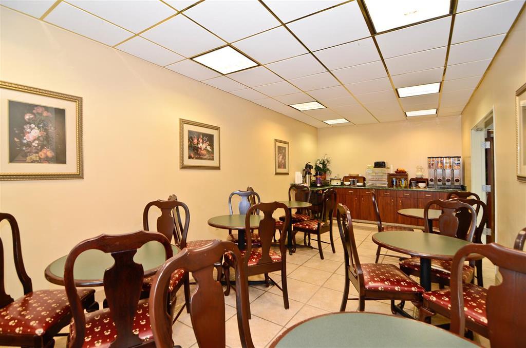 Americas Best Value Inn Louisville Étterem fotó